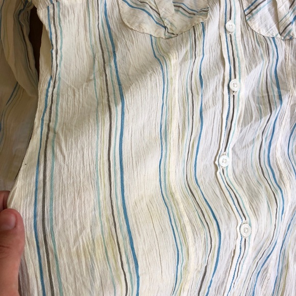 Patagonia women’s button down - Picture 2 of 3